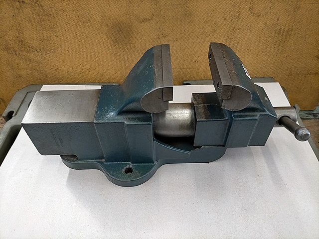 C133936 万力 ナベヤ 100_0