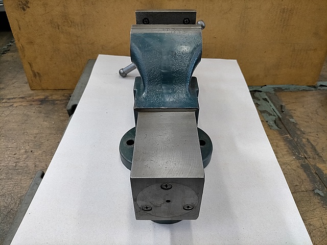 C133936 万力 ナベヤ 100_1