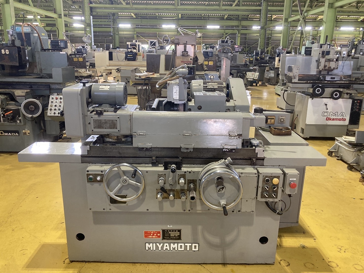 H016069 円筒研削盤 宮本製作所 GA-25-50L-047 | 株式会社 小林機械