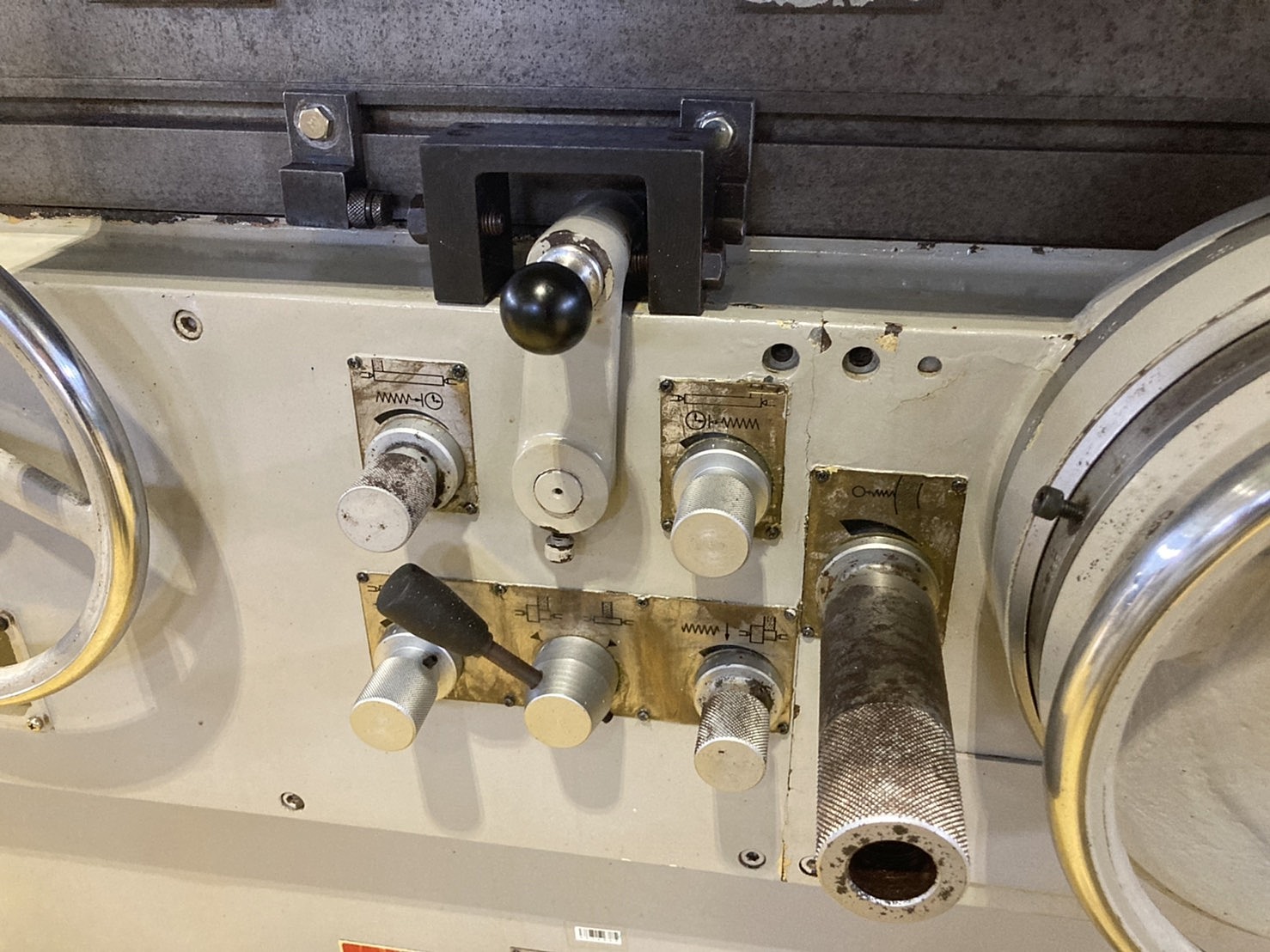 H016069 円筒研削盤 宮本製作所 GA-25-50L-047 | 株式会社 小林機械