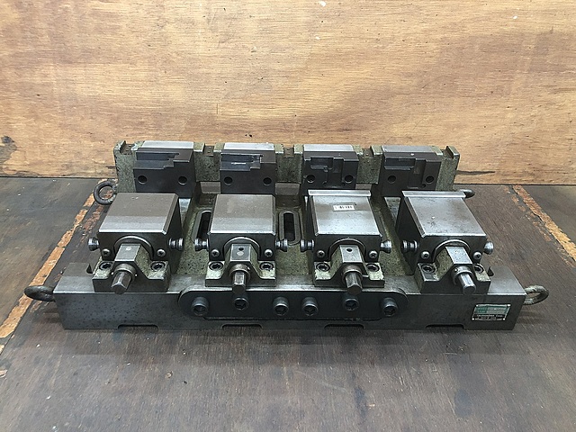 C133715 並列バイス 津田駒 VM-100_0