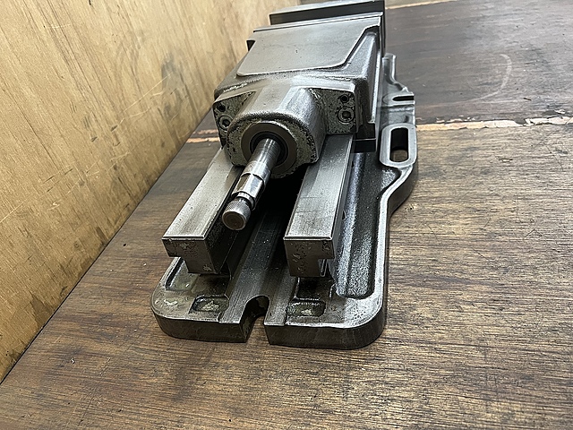 C134113 油圧バイス 武田機械 TK-175HVS_1