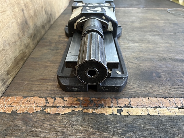 C134789 油圧バイス 津田駒 VH-150_1