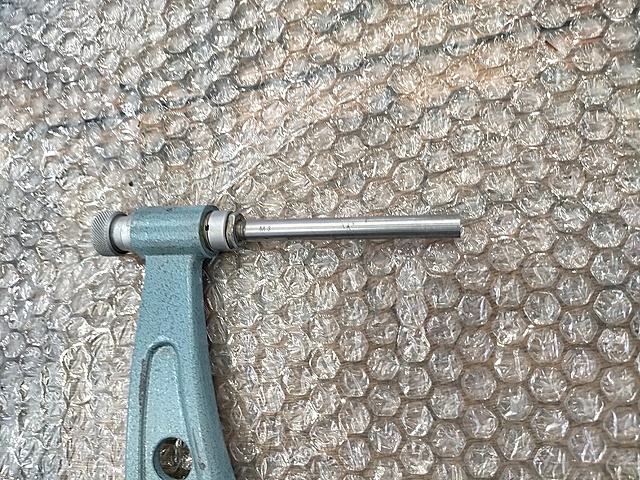 C136587 替アンビル式外側マイクロメーター ミツトヨ OMC300-400(104-142)_2