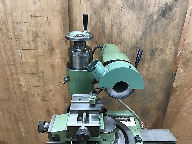 C135811 工具研削盤 飯田鐵工所 GT-200X_7