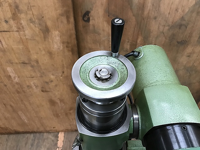 C135811 工具研削盤 飯田鐵工所 GT-200X_4