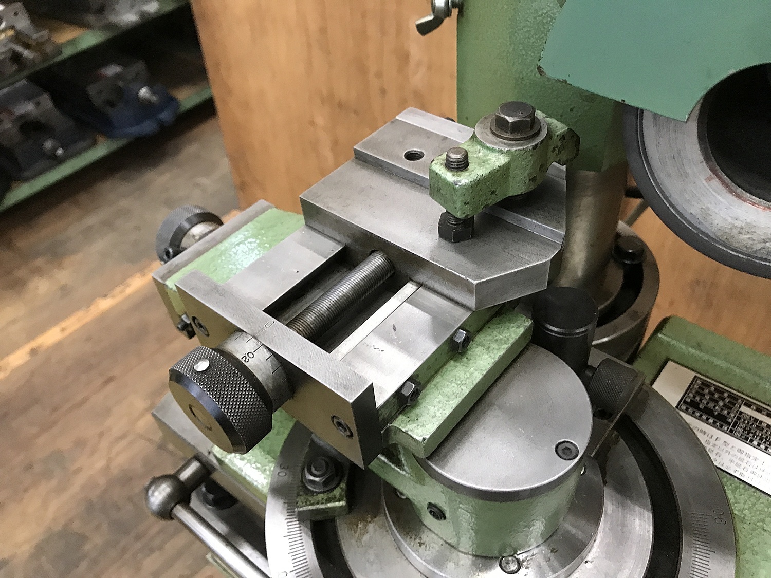 C135811 工具研削盤 飯田鐵工所 GT-200X | 株式会社 小林機械 C135811 工具研削盤 飯田鐵工所 GT-200X | 株式会社 小林機械