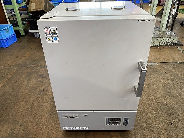 C138289 定温乾燥機 アズワン DO-300FPA