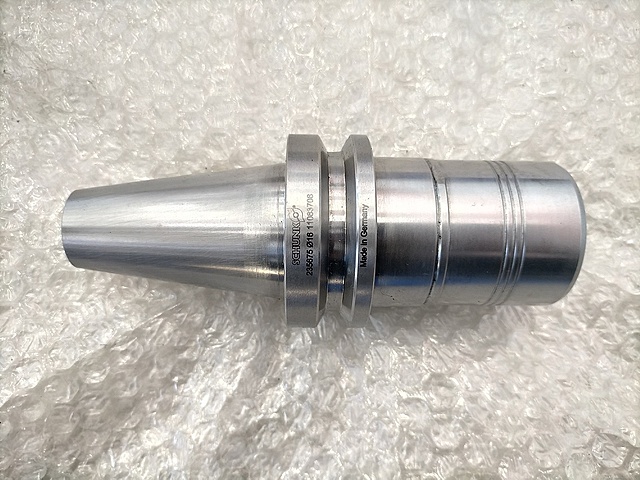 C138586 エンドミルホルダー SCHUNK 235675