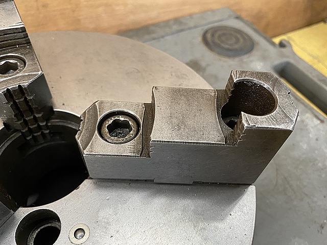 C142190 スクロールチャック -- 9吋_4