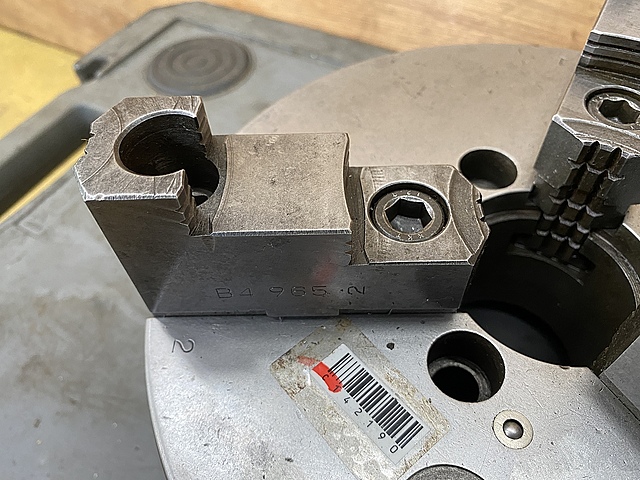 C142190 スクロールチャック -- 9吋_3