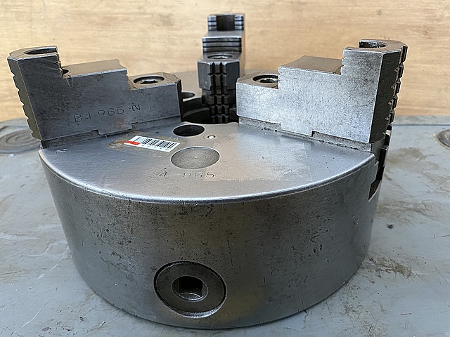 C142190 スクロールチャック -- 9吋_2