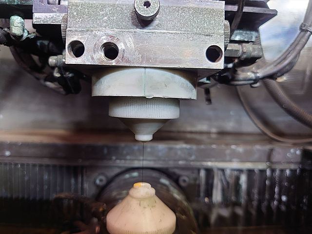 P007895 ＮＣワイヤーカット ファナック α-0iCp_4