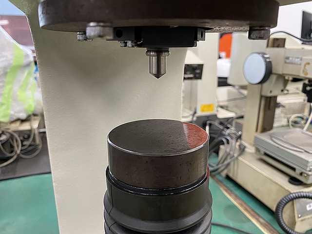 C136457 ロックウェル硬さ試験機 アカシ ARK-600_1