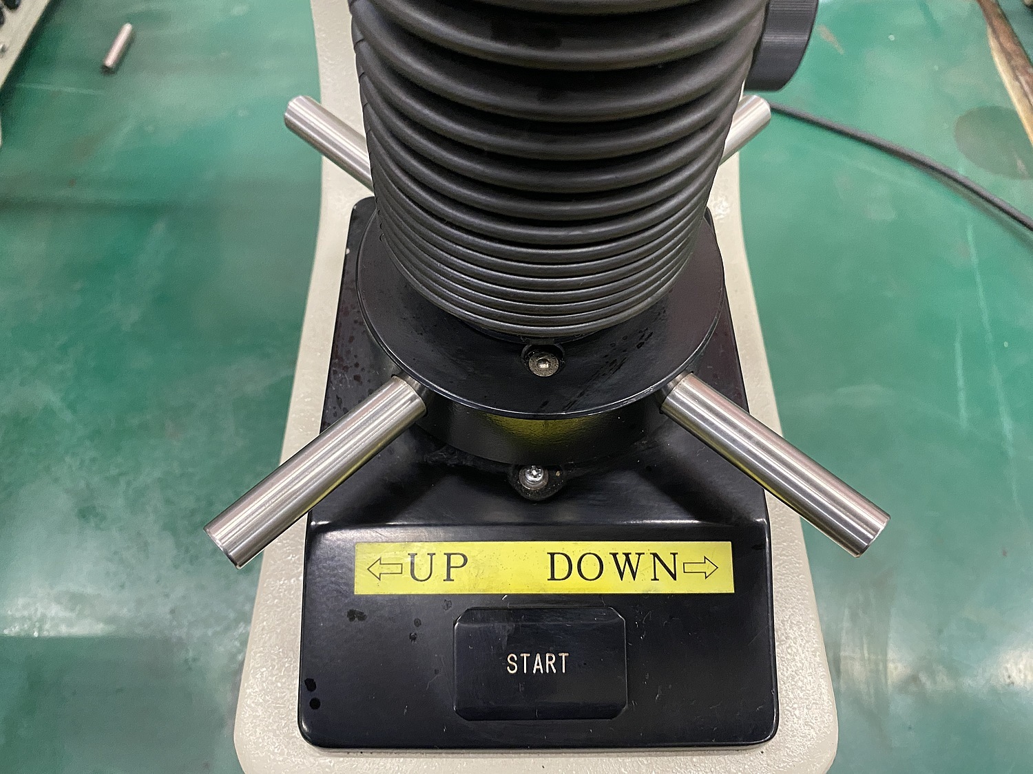 C136457 ロックウェル硬さ試験機 アカシ ARK-600 | 株式会社 C136457 ロックウェル硬さ試験機 アカシ ARK-600 | 株式会社
