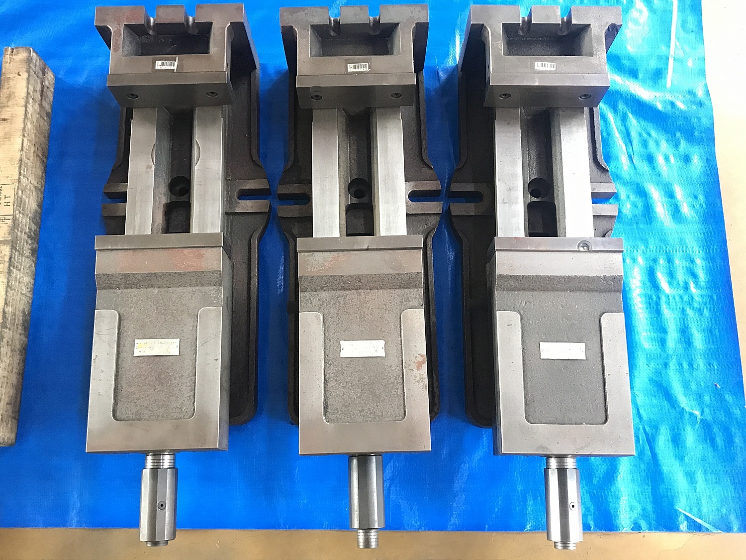 C135541 マシンバイス3個 -- MUV-175 | 株式会社 小林機械 