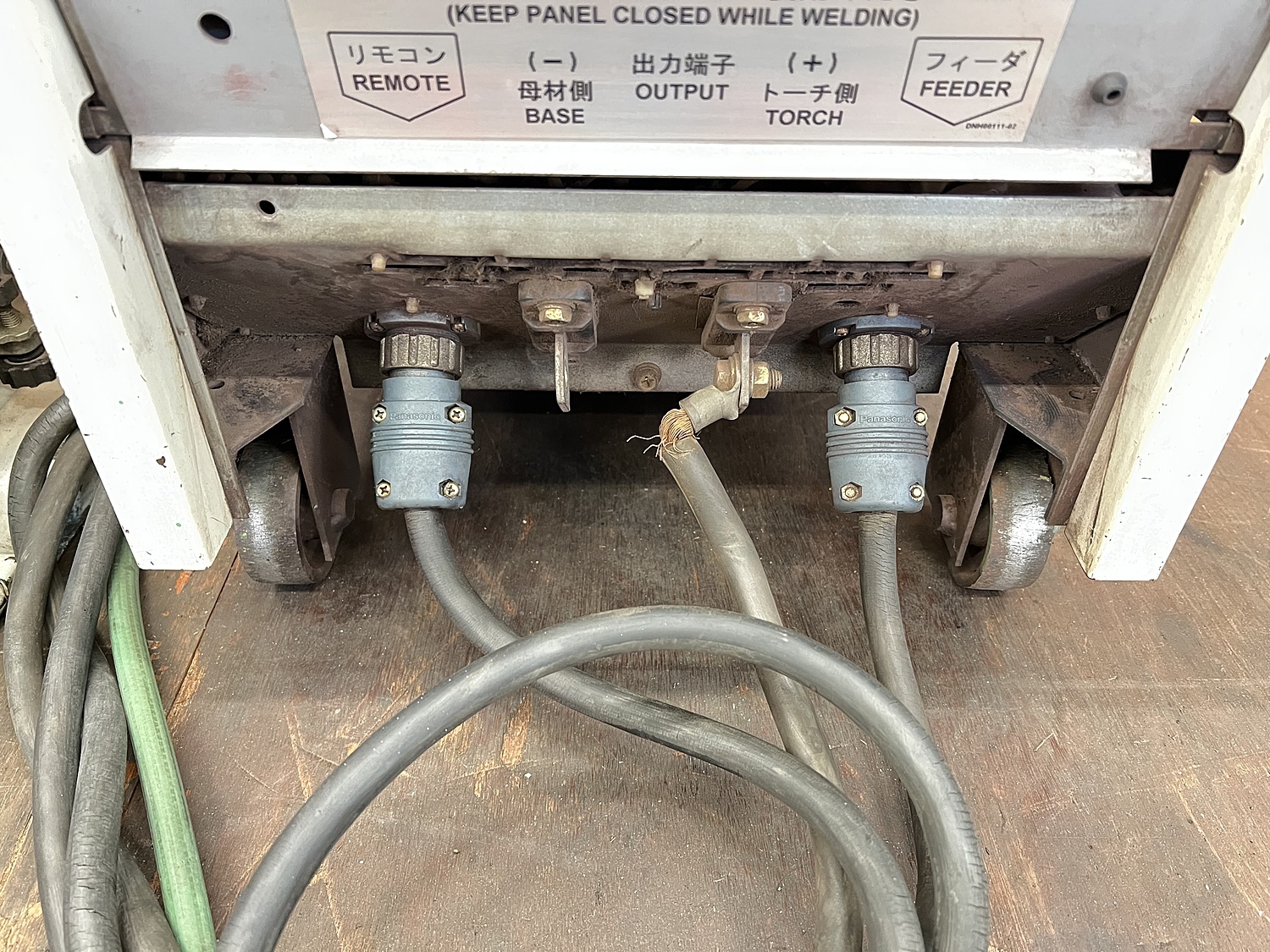C148352 半自動溶接機 パナソニック YD-200AA2 | 株式会社 小林機械