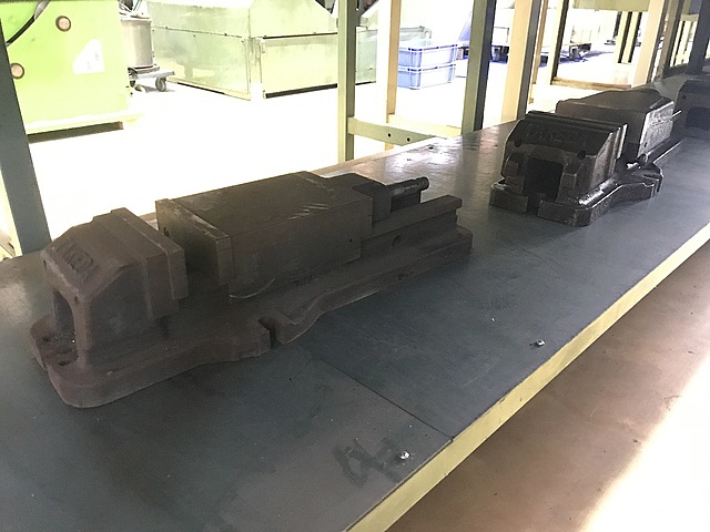 C127337 油圧バイス２個 --_0