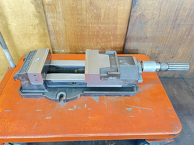 C156810 油圧バイス 津田駒 VH-200_0