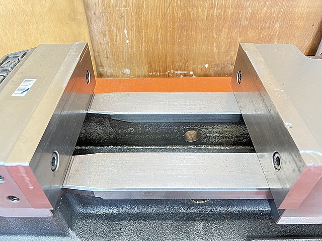 C156810 油圧バイス 津田駒 VH-200_1