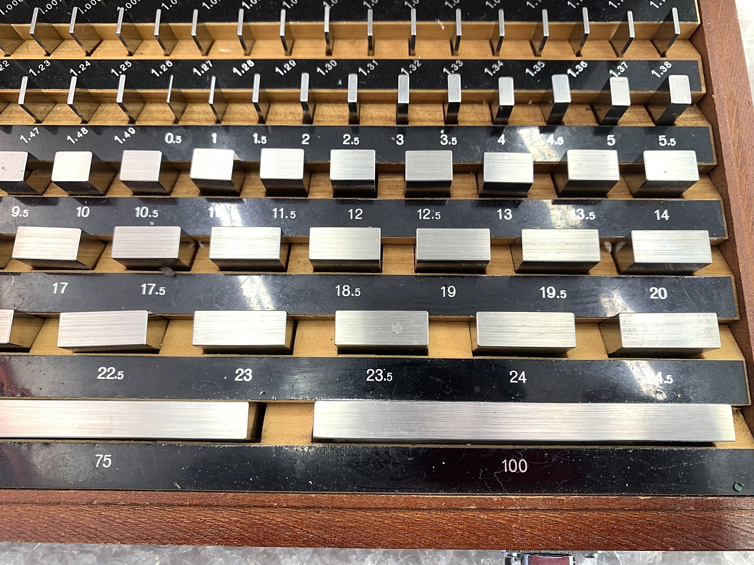 ブロックゲージ  49ピース MITSUTOYO C158521 ブロックゲージ ミツトヨ 516-939(BM1-112-1) | 株式会社 小林機械