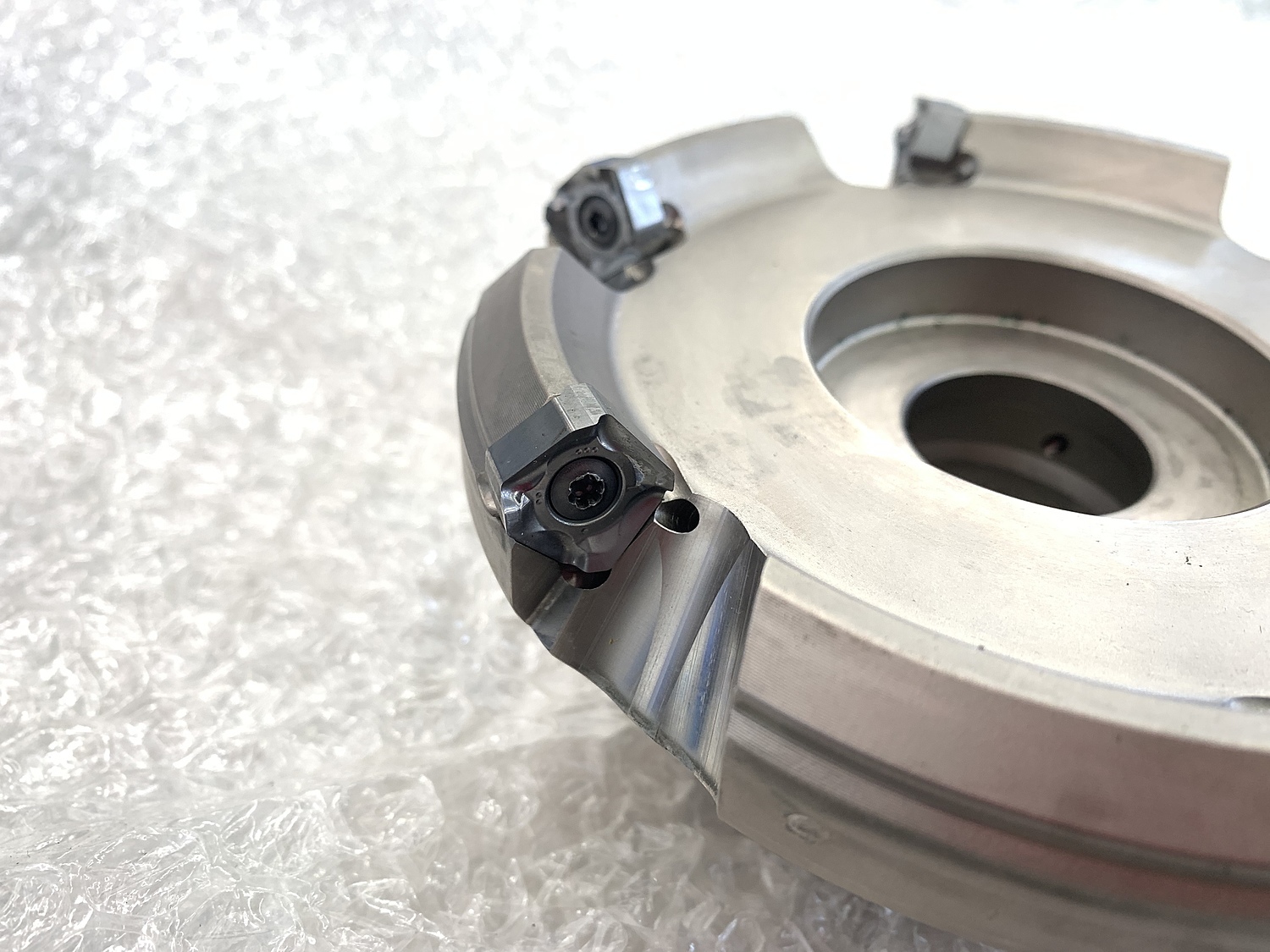 三菱 WSX445形 低抵抗両面インサート式汎用正面削り用 アーバタイプ正面フライス 右勝手 WSX445-063A06AR 低抵抗両面インサート式汎用正面削りカッタ WSX445シリーズ (シャンク