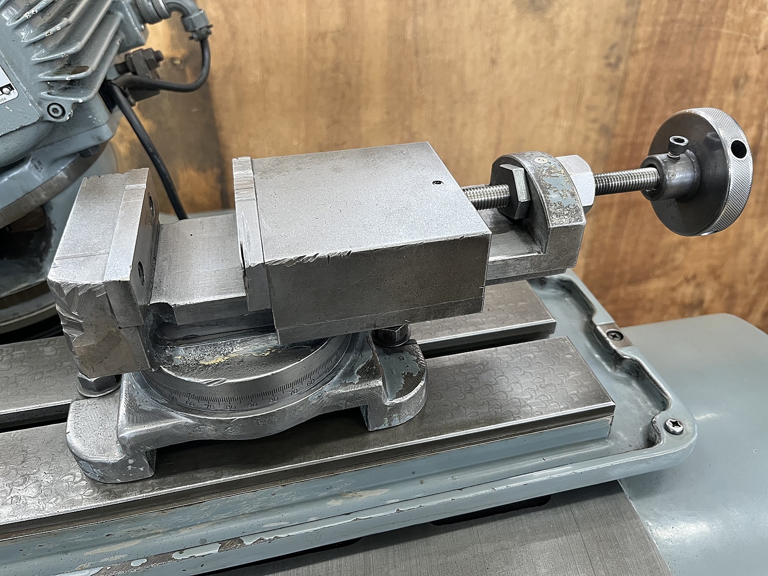 C164390 万能工具研削盤 牧野フライス製作所 C-40 | 株式会社