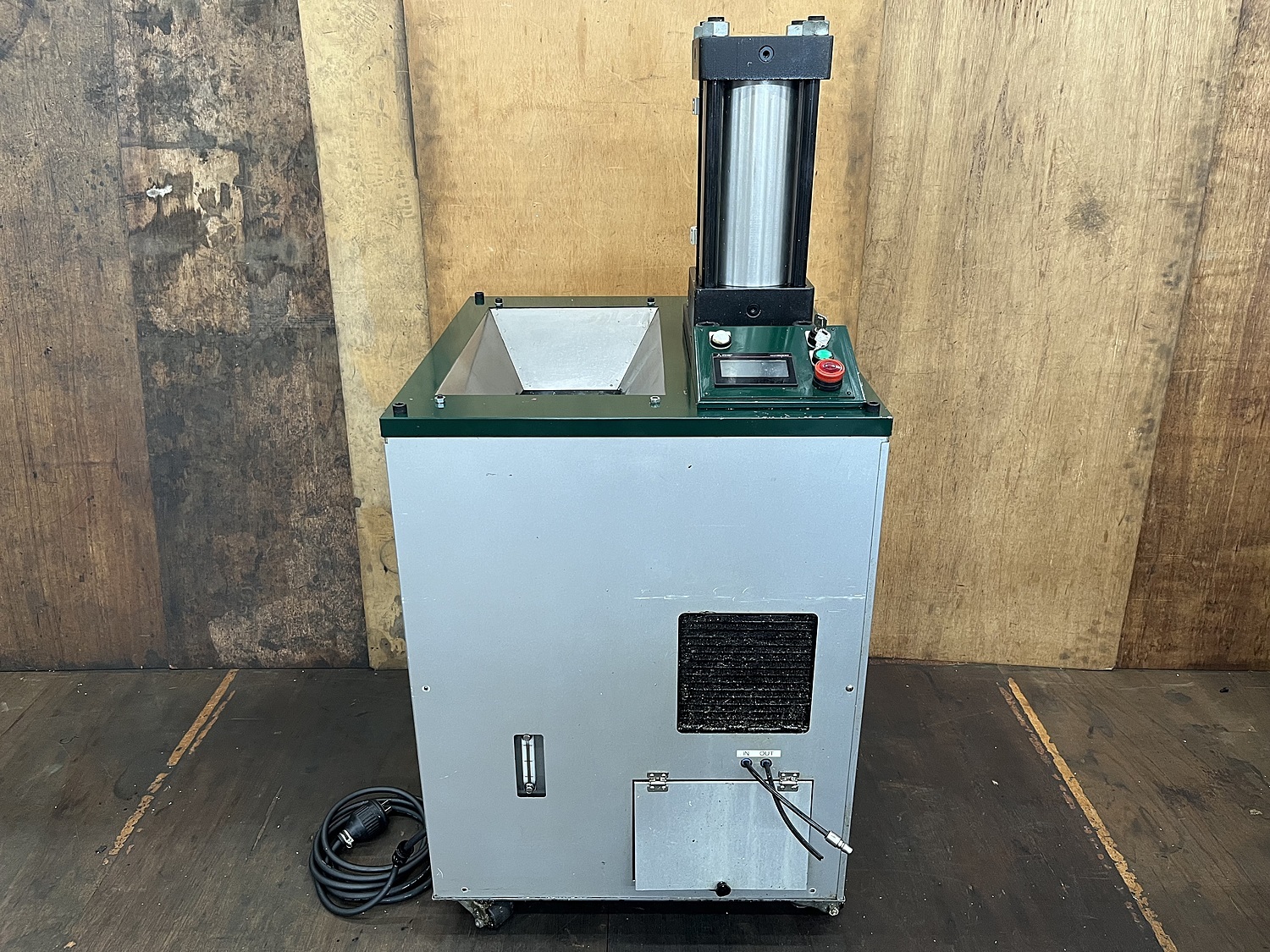 C165968 自動切粉粉砕圧縮機 クリエイトエンジニアリング VNP-25E-65F