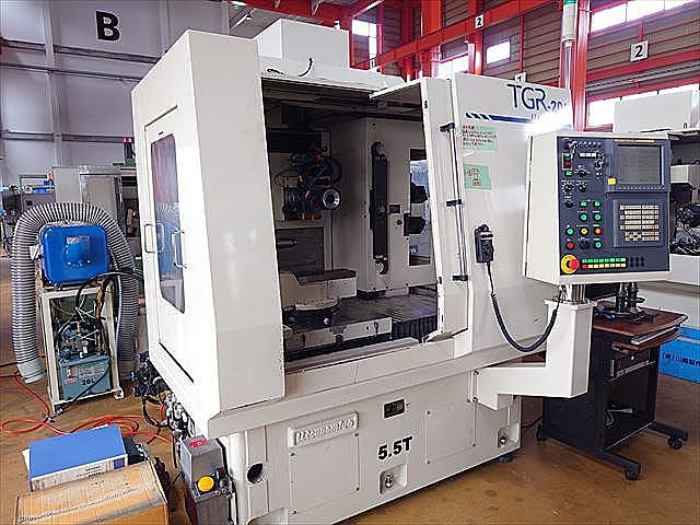 P008565 ＮＣ工具研削盤 宇都宮製作所 TGR-200
