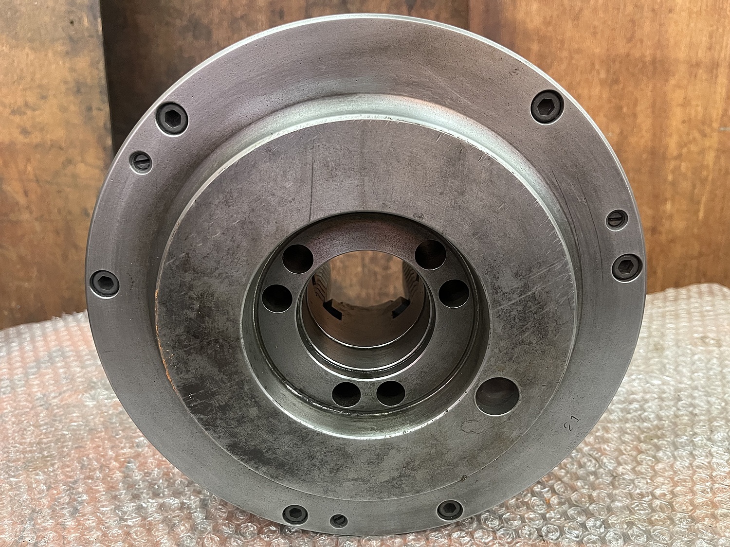 スクロールチャック　(KA6C-10) 　(外径)約254mm スクロールチャック (KA6C-10) (外径)約254mm