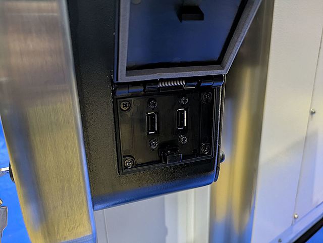 P008763 五軸加工機 ヤマザキマザック VARIAXIS J-500_9