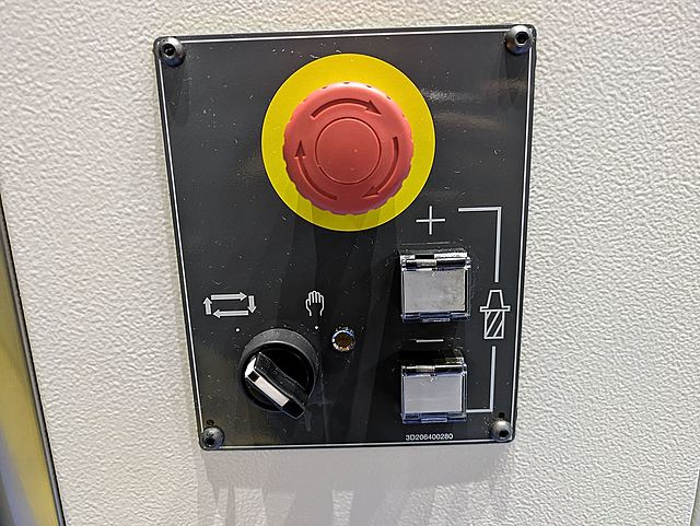 P008763 五軸加工機 ヤマザキマザック VARIAXIS J-500_11