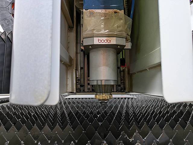 P008822 ファイバーレーザー加工機 bodor C3-12kw_3