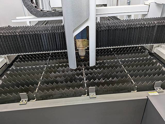 P008822 ファイバーレーザー加工機 bodor C3-12kw_4