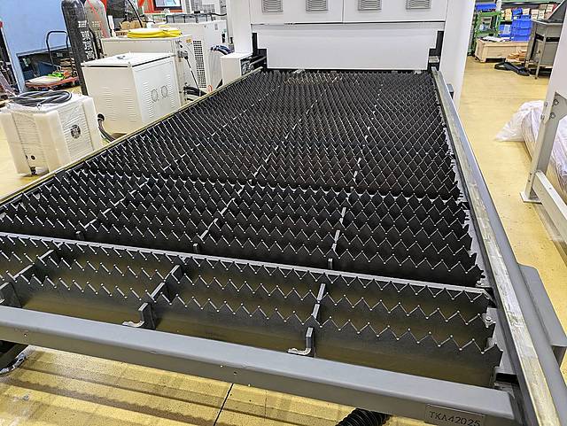 P008822 ファイバーレーザー加工機 bodor C3-12kw_12