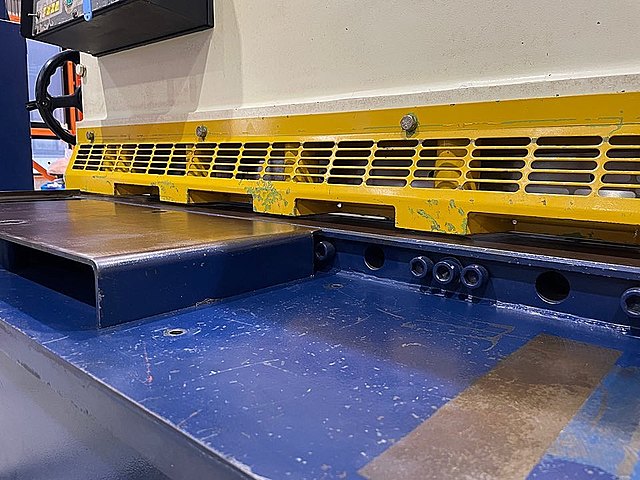 H019030 シャーリング コマツ SHS3×125_2
