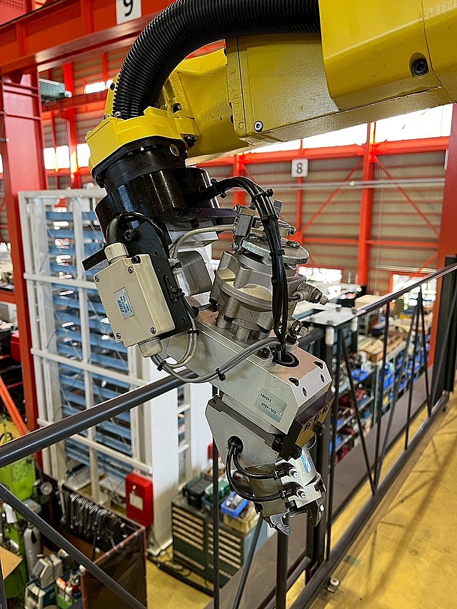 P008833 ロボット ファナック M-10iA_8