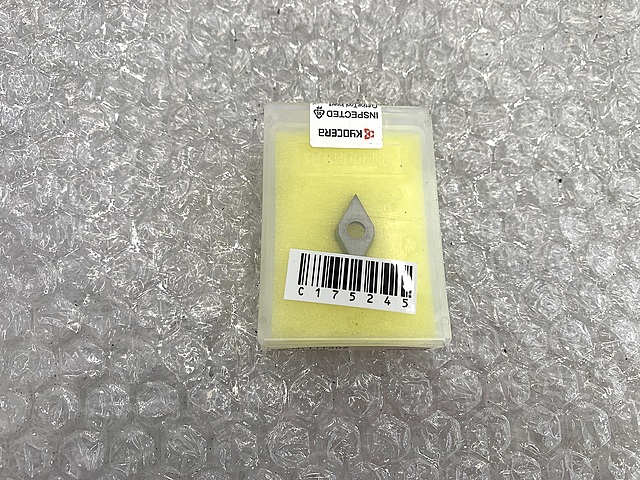 C175247 チップ 京セラ DCMT11T302-KPD010_0