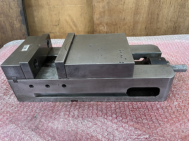 C175488 精密マシンバイス ナベヤ LT150MC