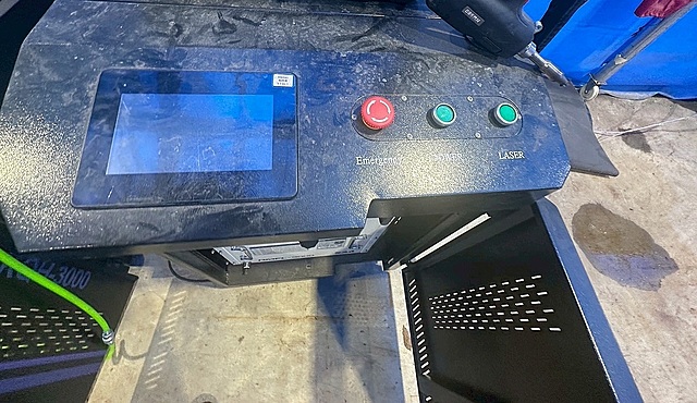 G005787 ファイバーレーザー加工機 AccTek AKQH-3000_1