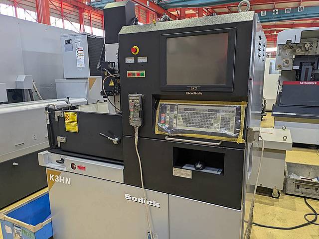 P008923 ＮＣ細穴放電加工機 ソディック K3HN_1