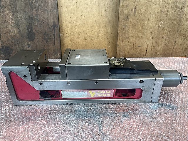 C178535 ロックタイト油圧バイス ナベヤ FA VISE125_0