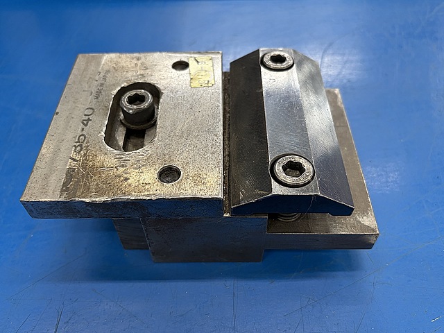 C120561 金型 アマダ_1