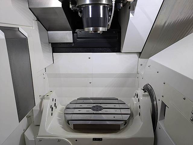 P008948 五軸加工機 ヤマザキマザック VARIAXIS J-500_2