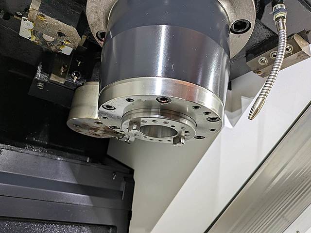 P008948 五軸加工機 ヤマザキマザック VARIAXIS J-500_3