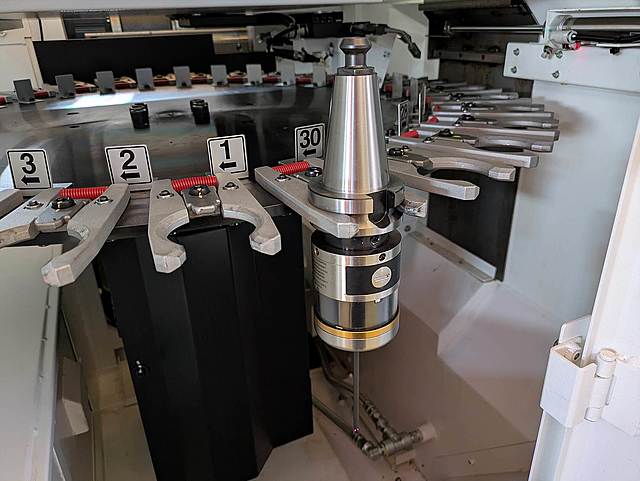 P008948 五軸加工機 ヤマザキマザック VARIAXIS J-500_13