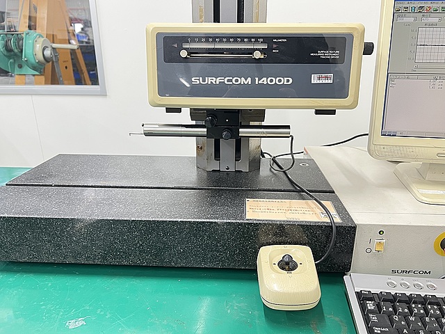 C176779 表面粗さ測定機 東京精密 SURFCOM1400D_1