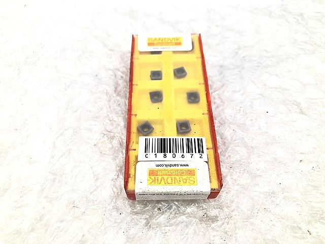 C180672 チップ サンドビック 880-03 03 W06H-P-LM