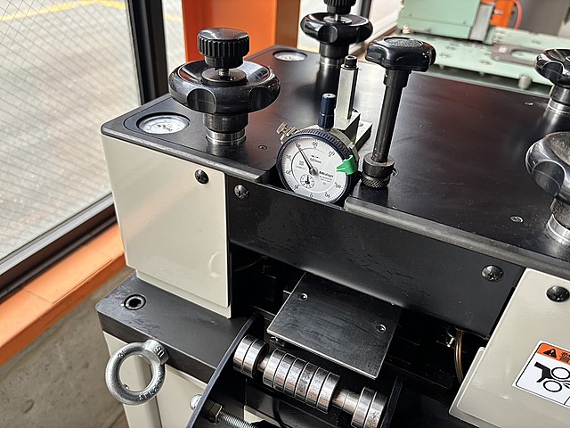 H019613 精密ロールレベラー プレス技研 FL-100_7