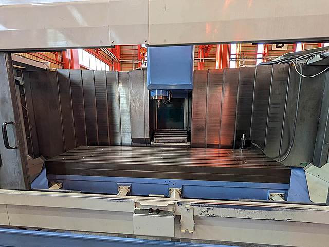 P009026 立型マシニングセンター ヤマザキマザック VTC-200C_2